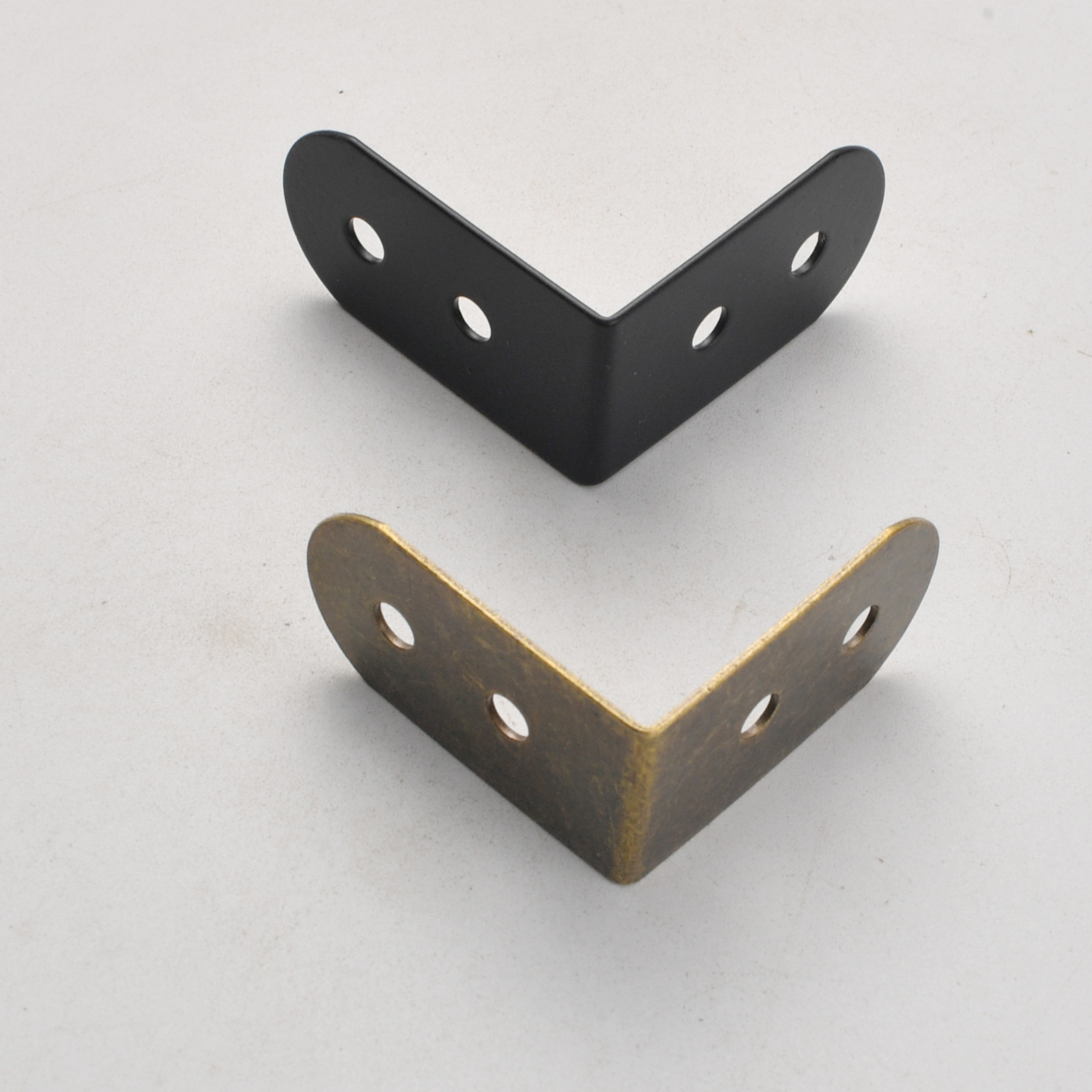 Furniture Hardware Material - ขายึดเหล็กฉาก 90 องศา สีดำ วัสดุเหล็กหนา สำหรับยึดแผ่นลามิเนต